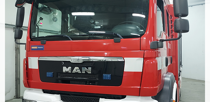 Oklejenie wozu strażackiego z Ochotniczej Straży Pożarnej w Brankowie