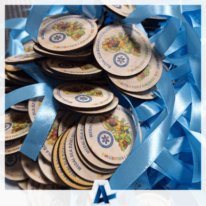 Realizacja medali dla Ośrodka Zdrowia w Warce