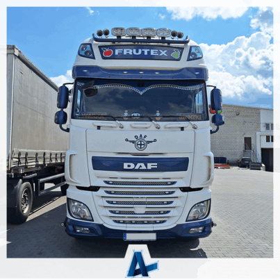 Oklejenie owiewek w tirach firmy FRUTEX